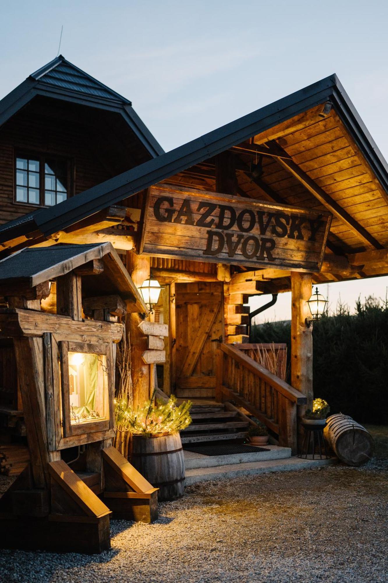 Gazdovsky Dvor S Mini Wellness Vendégház Bešeňová