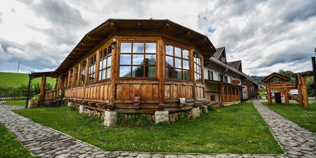 Gazdovsky Dvor S Mini Wellness * Bešeňová
